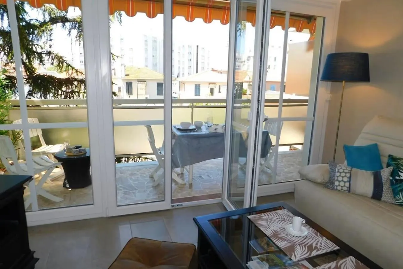 Juan Les Pins Vitoria Grand 2P Calme Parking Apartment Antibes